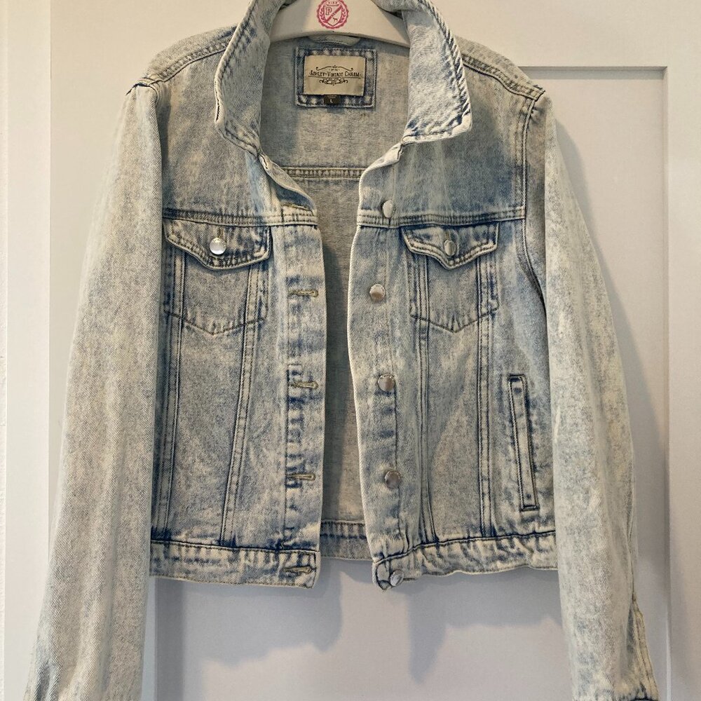 Ashley Vintage Charm | Acid Wash Denim Jacket | Large - Picture 2 of 8